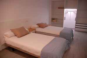 標準公寓, 1 間臥室, 海景 | 熨斗/熨衣板、折疊床/加床、免費無線上網、無障礙通道