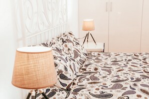 1 chambre, fer et planche à repasser, accès au Wi-Fi (inclus)