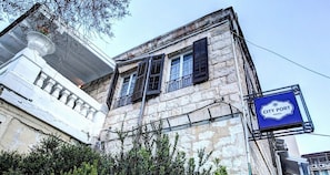 واجهة المنشأة