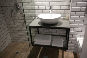Bathroom sink - City Port Hotel (Haifa)