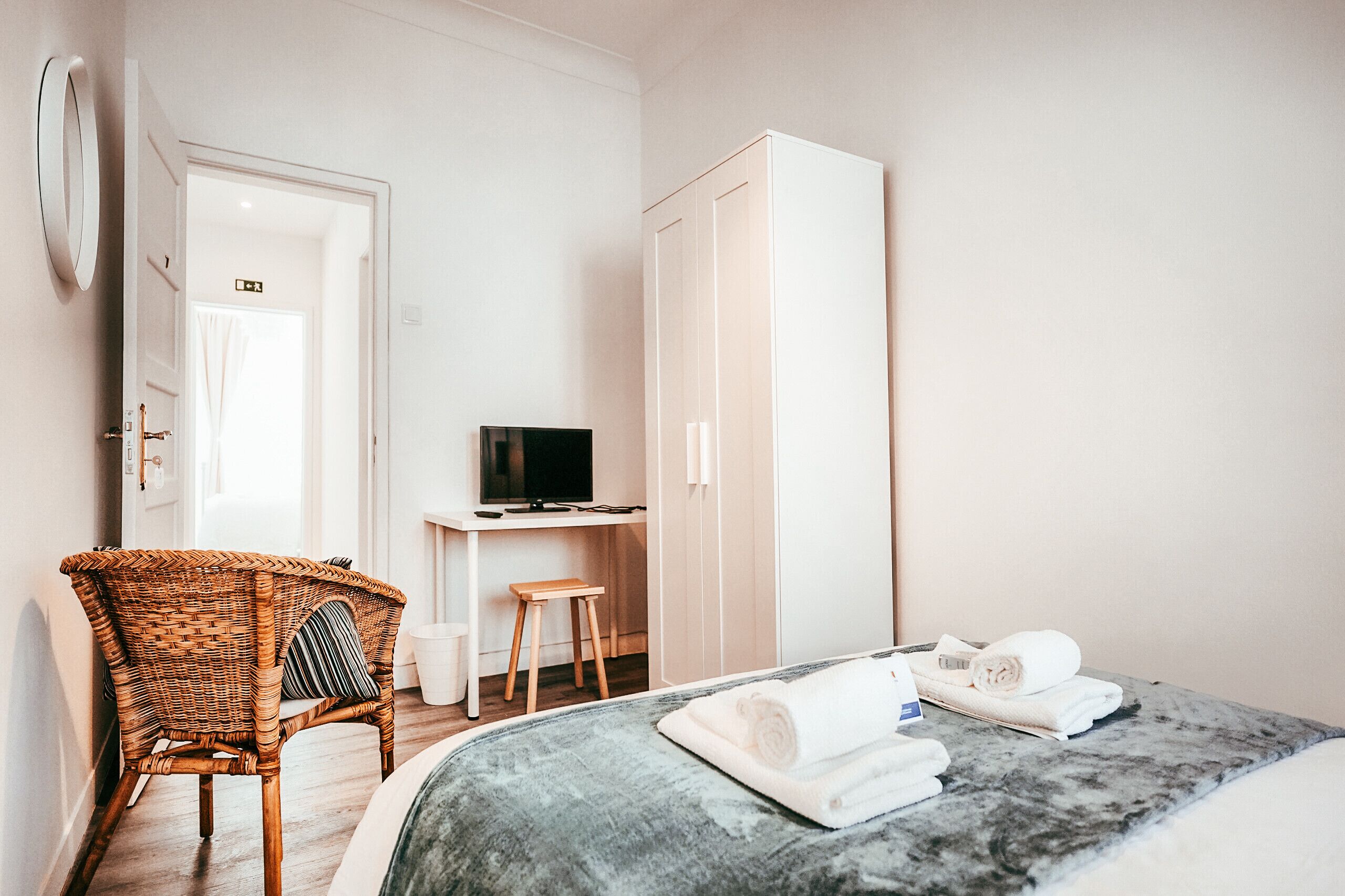 7 habitaciones, tabla de planchar con plancha y wifi gratis 