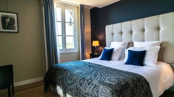 Deluxe Double Room, 1 King Bed, Sea Facing | Premium bedding, in-room safe, individually decorated