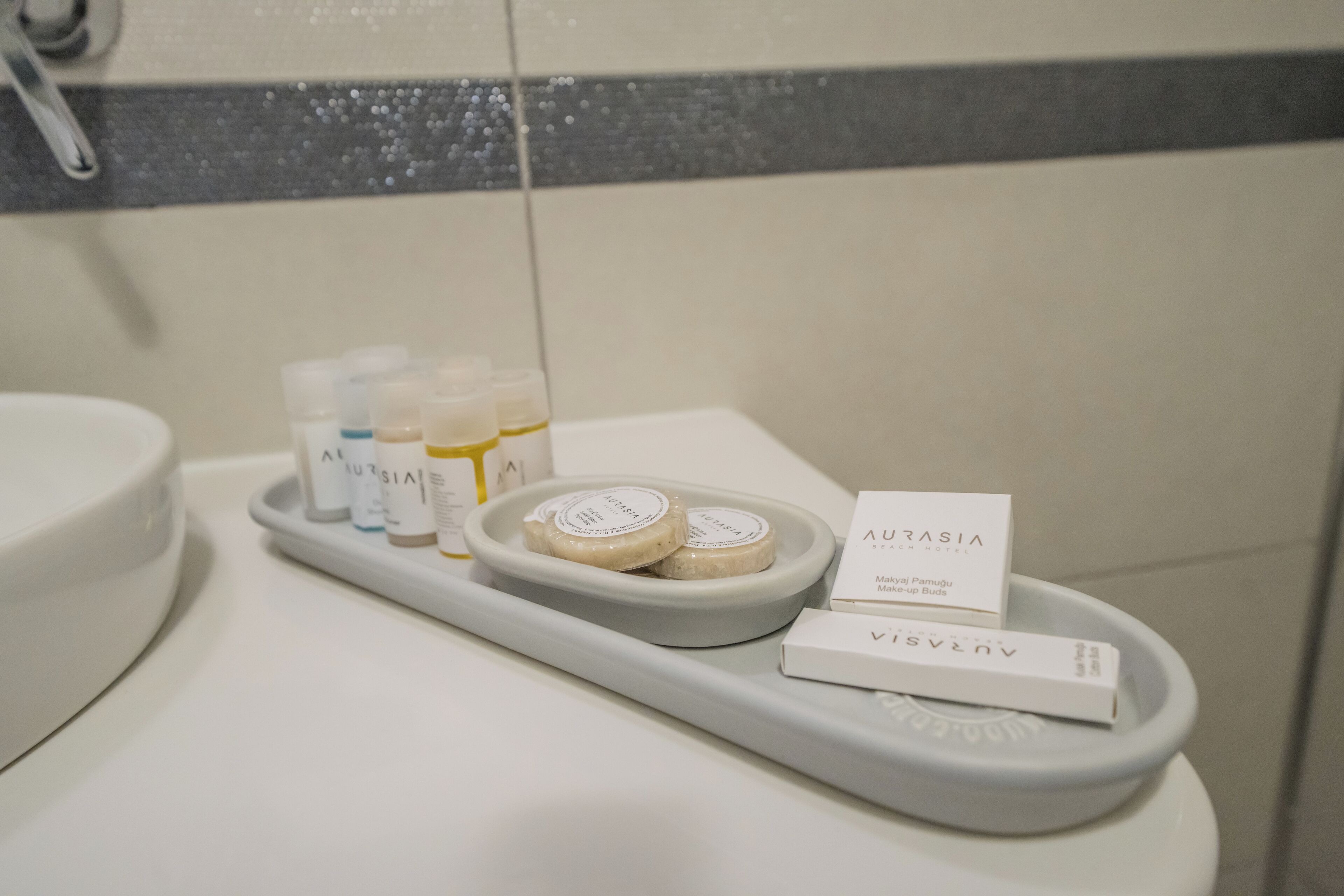 shower, free toiletries, hair dryer, slippers