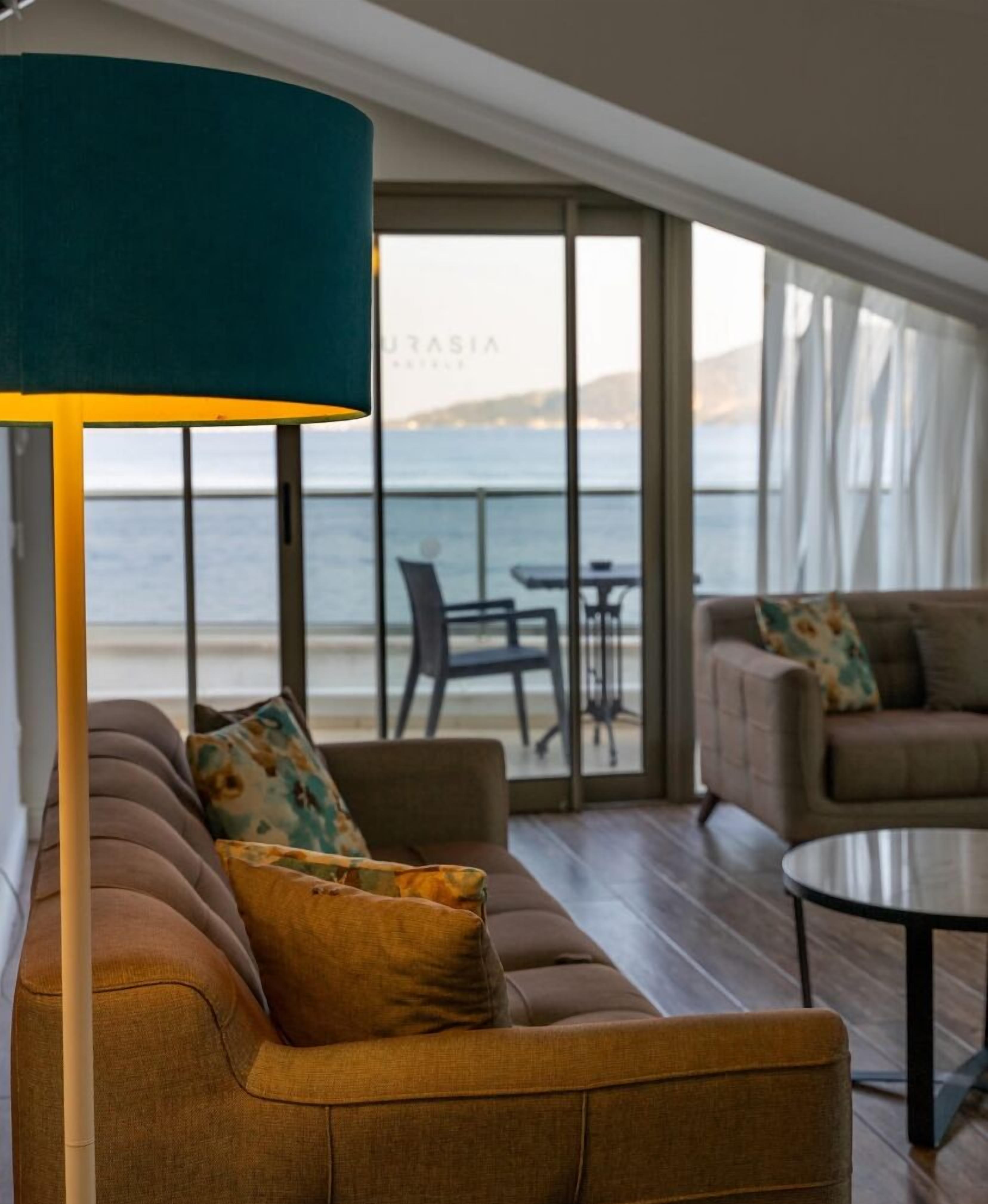 suite | 2 bedrooms, minibar, in-room safe, desk