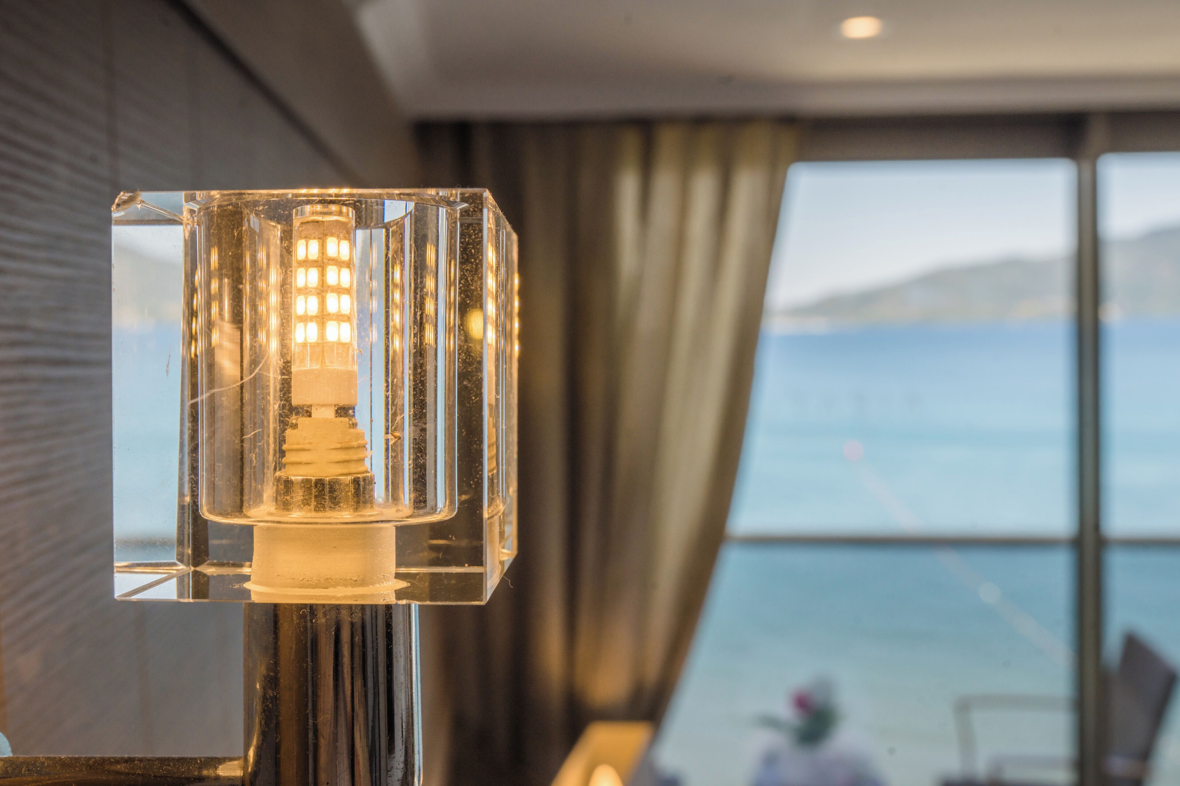 standard double or twin room, sea view | 2 bedrooms, minibar, in-room safe, desk