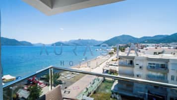 Standard Tek Büyük veya İki Ayrı Yataklı Oda (Side Sea View) | Odadan manzara