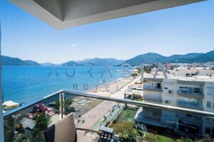Standard Tek Büyük veya İki Ayrı Yataklı Oda (Side Sea View) | Odadan manzara