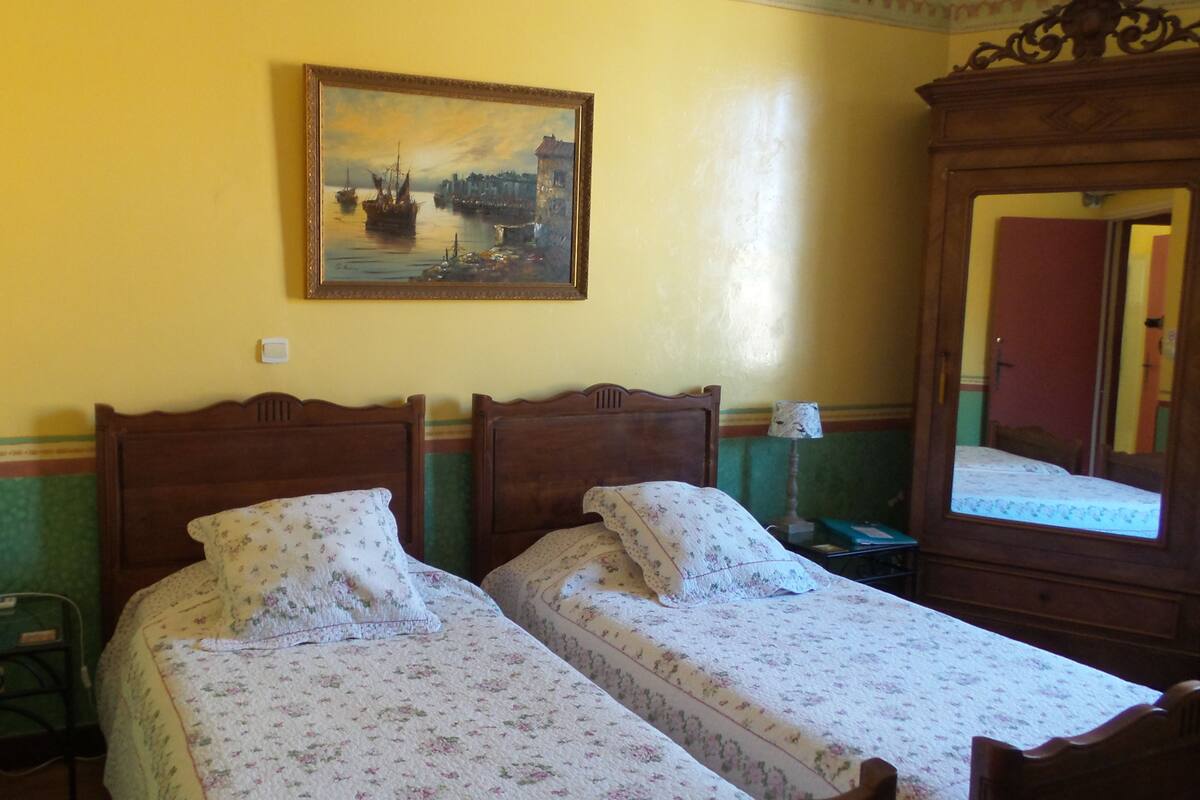 Chambre avec lits jumeaux