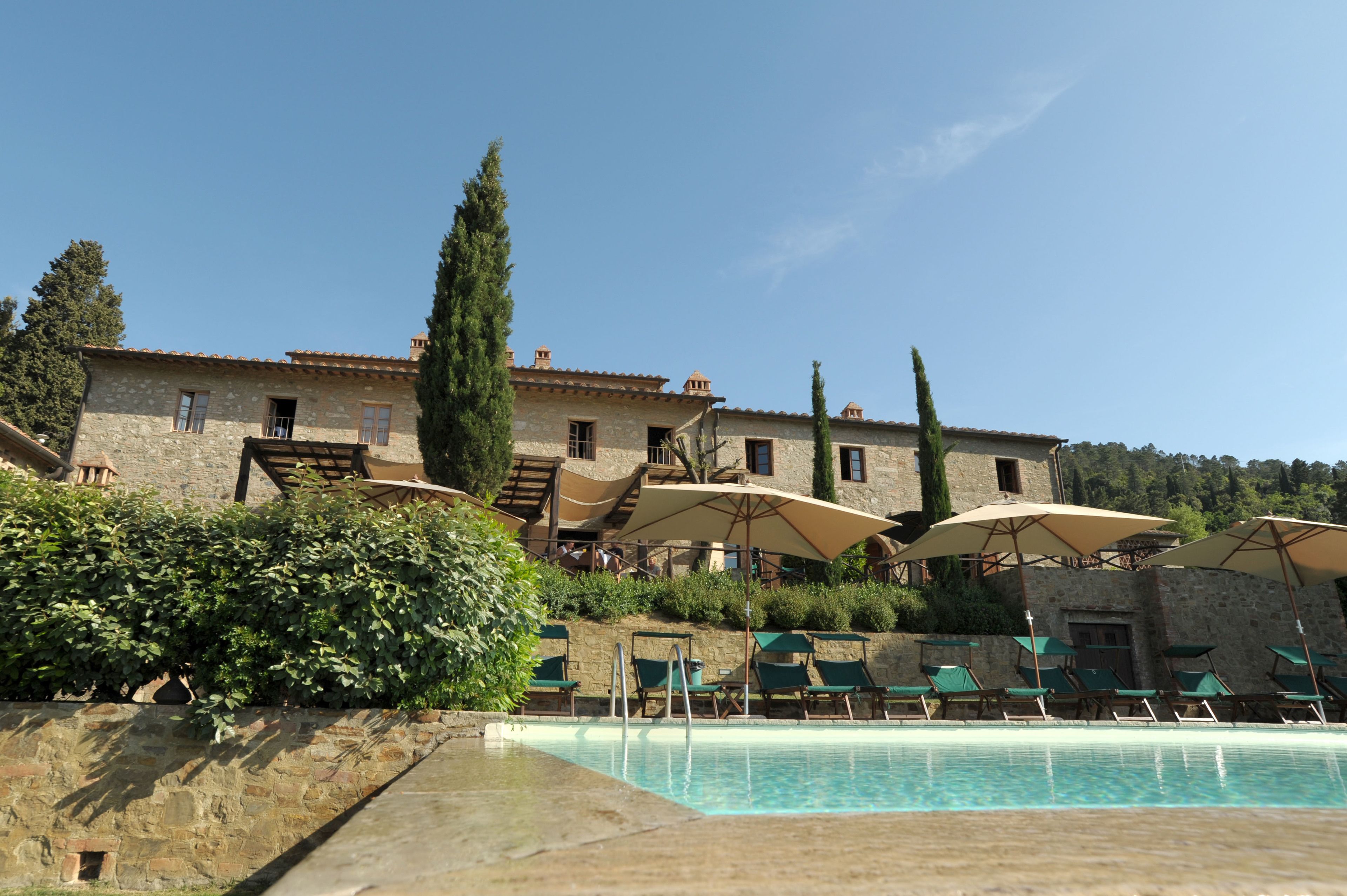 Habitación estándar | Ropa de cama de alta calidad, escritorio, tabla de planchar con plancha