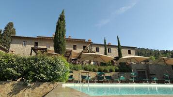 Habitación estándar | Ropa de cama de alta calidad, escritorio, tabla de planchar con plancha