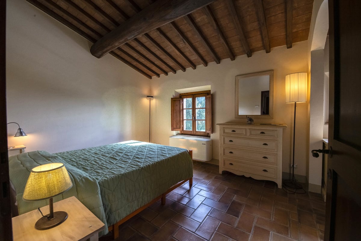 Family Apartment, 2 Bathrooms | Premium bedding, desk, iron/ironing board, free WiFi