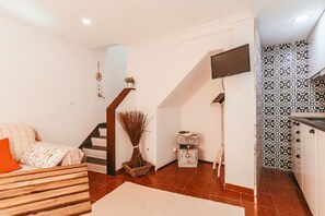 1 室のベッドルーム、アイロン / アイロン台、WiFi (無料)、ベッドシーツ