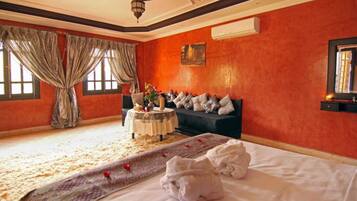 Suite Junior | Coffres-forts dans les chambres, rideaux occultants