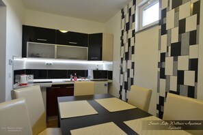 Grand Apartment, 2 Bedrooms | Premium bedding, desk, soundproofing, free WiFi