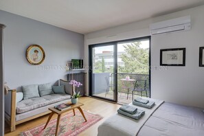 Habitación (Kess) | Decoración personalizada, muebles diferentes y insonorización 