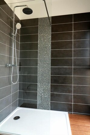 Room (Pablo) | Bathroom shower - La Galerie, Maison de Charme et de Caractère (Toulouse)
