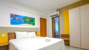 1 habitación, minibar, cunas y camas extra