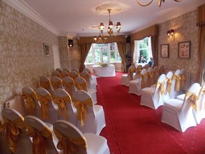 Indoor wedding - Woodlands Hotel (Spalding)