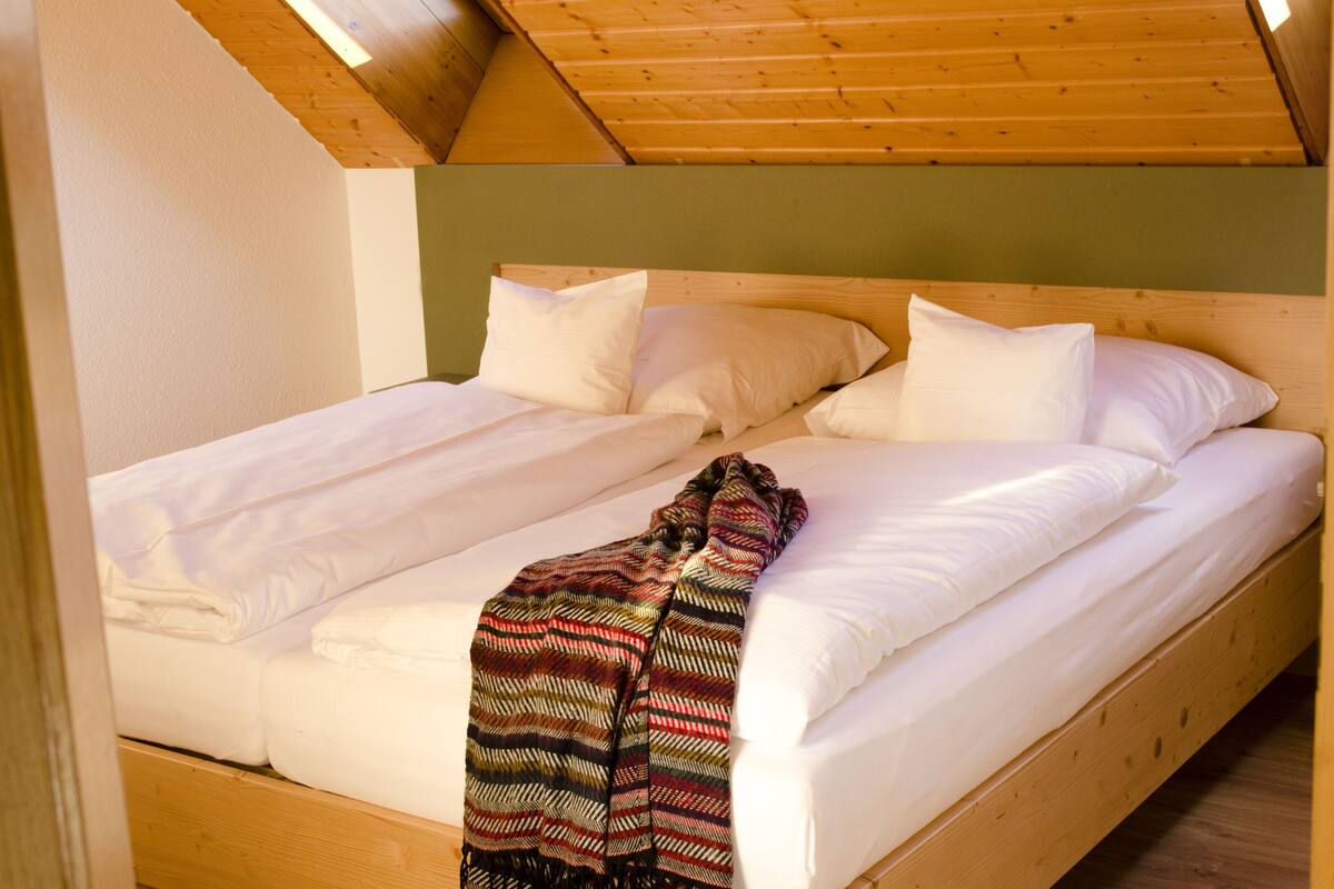 Comfort Apartment, 1 Bedroom, Non Smoking, Garden View | Desk, blackout drapes, WiFi (free), bed sheets
