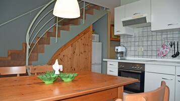 Réfrigérateur, micro-ondes, four, lave-vaisselle