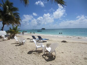 Beach nearby - Apartamentos La Hermosa (San Andrés)