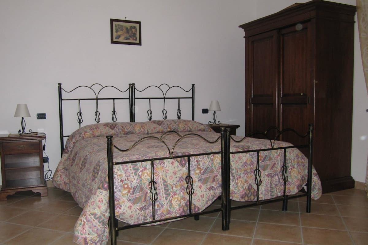 Habitación cuádruple | 1 habitación, ropa de cama de alta calidad, escritorio y insonorización