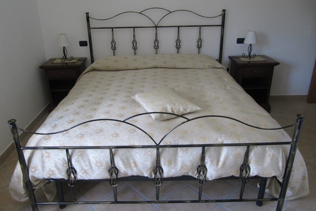 Habitación cuádruple estándar | 1 habitación, ropa de cama de alta calidad, escritorio y insonorización