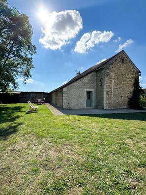 Exterior - The Logis des Chaumes at Château de la Tour d'Oyré (Availles en Chatellerault)