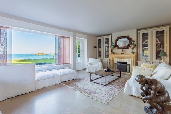 Fernseher, Kamin, DVD-Player