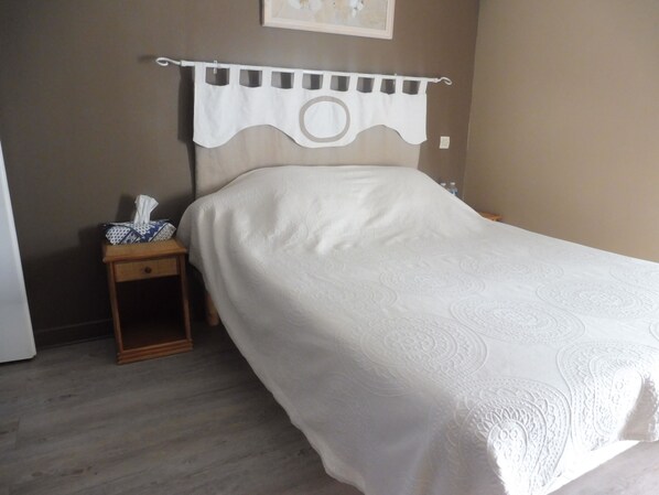 Doppelzimmer (Semillon) | Individuell dekoriert, individuell eingerichtet, Verdunkelungsvorhänge
