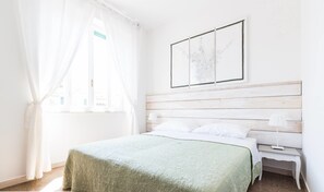 Suite | In-room safe, desk, free WiFi, bed sheets