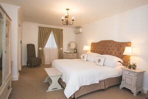 Deluxe Double or Twin Room | 1 bedroom, premium bedding, in-room safe, desk