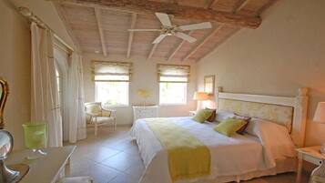 Penthouse | 2 bedrooms, premium bedding, in-room safe, desk