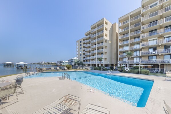 Outdoor pool - Compass Point 303 (Gulf Shores)