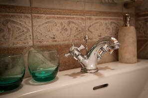 Habitación básica doble | Balcón