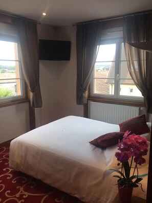 In-room safe, desk, soundproofing, iron/ironing board