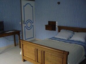 Doppelzimmer | Verdunkelungsvorhänge, kostenloses WLAN, Bettwäsche
