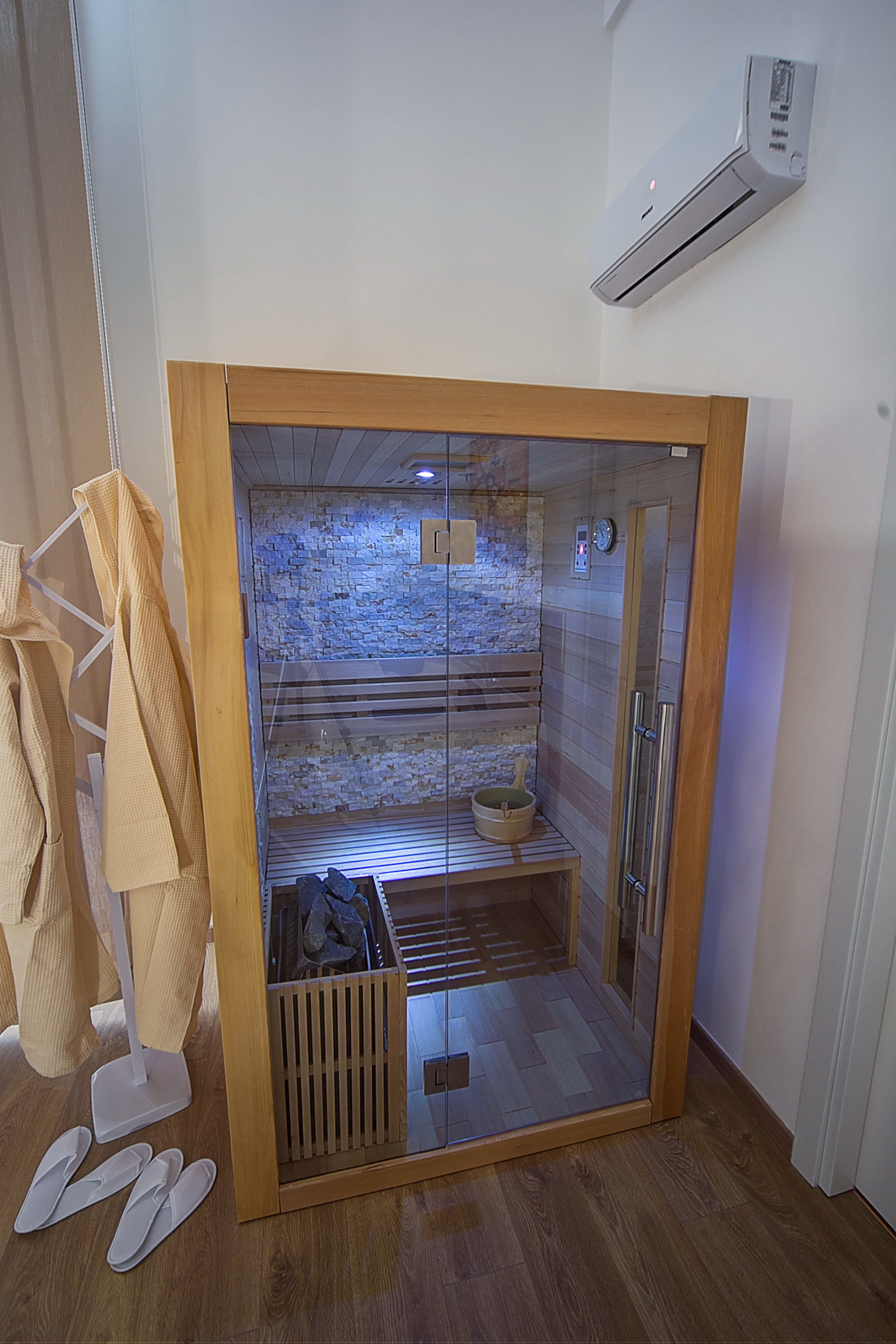 Romantic Double Room | Room amenity