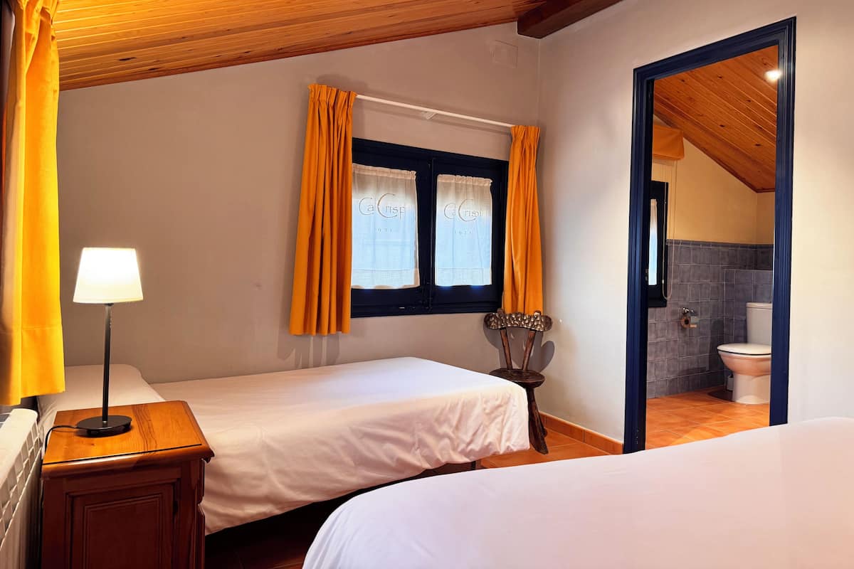 Chambre triple | Accès au Wi-Fi (inclus), décor unique, ameublement unique