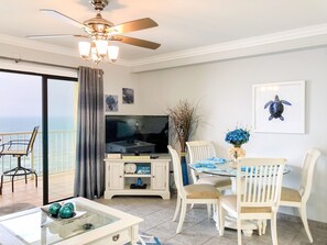Condo de lujo, 1 habitación (1.5 Bathrooms - Washer/Dryer) | Decoración personalizada y muebles diferentes