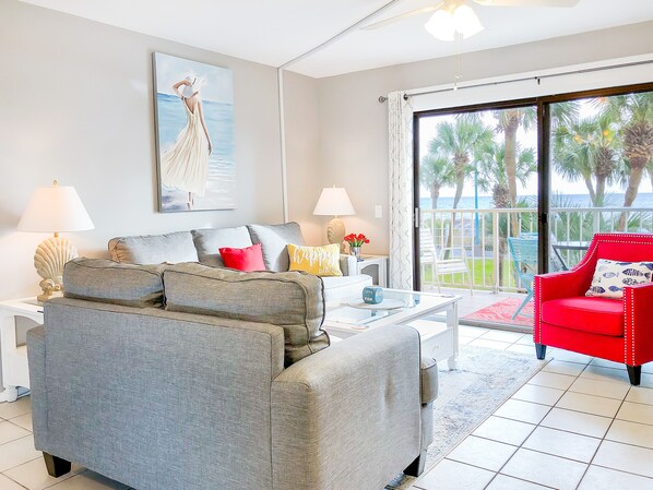 Deluxe Condo (1.5 Bathrooms) | Living area