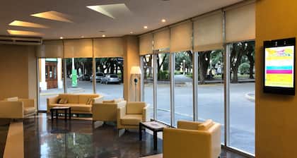 Howard Johnson by Wyndham San Pedro