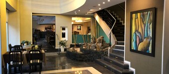 Howard Johnson by Wyndham San Pedro