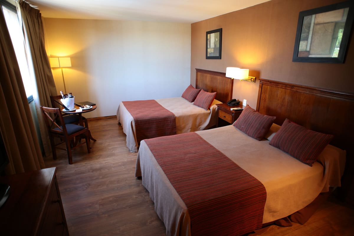 1 Schlafzimmer, hochwertige Bettwaren, Daunenbettdecken, Zimmersafe