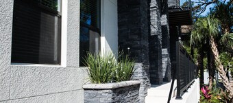 Modern 3 Bed Smarthome in Heart of Tampa