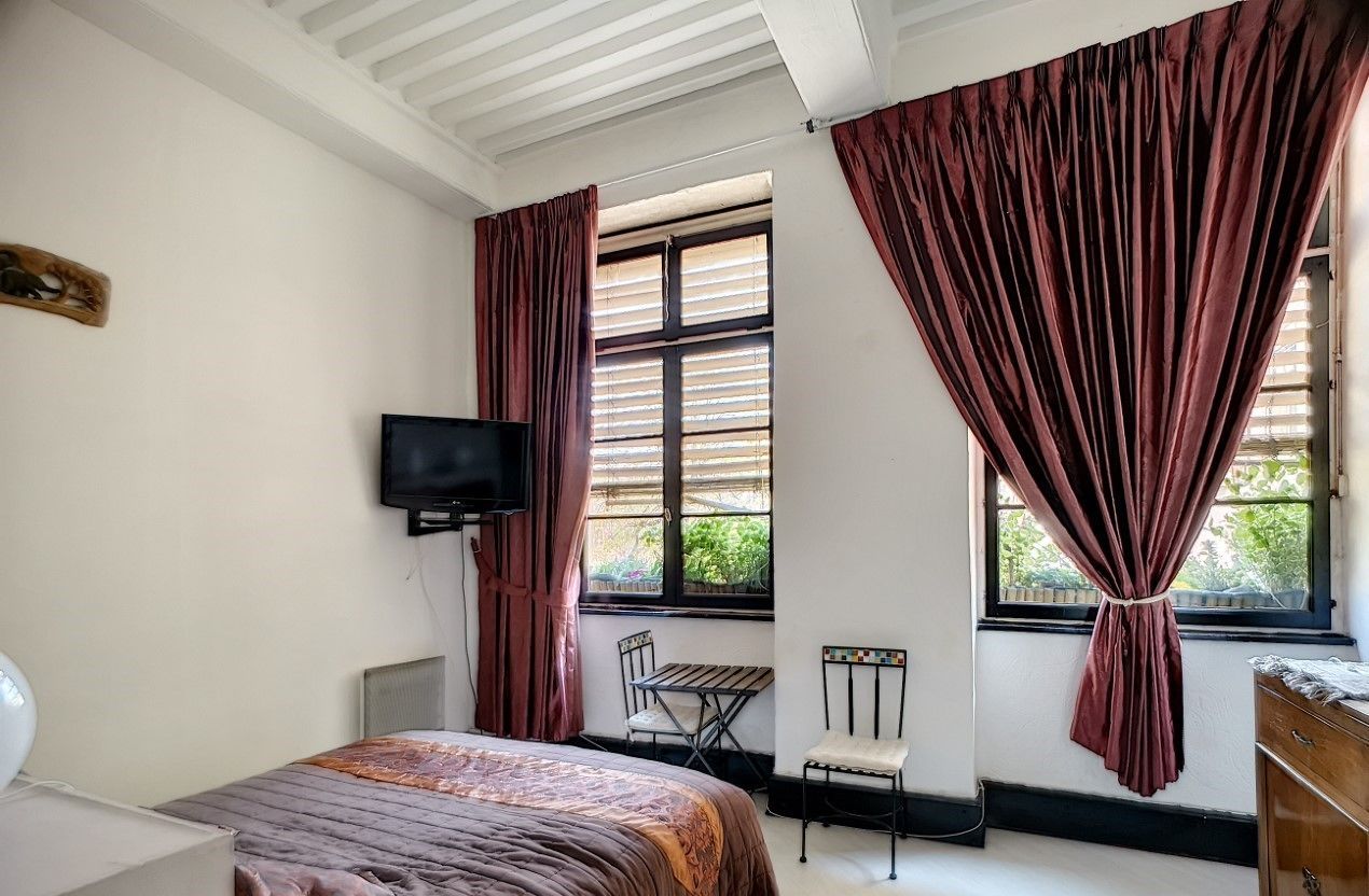 Room, 1 King Bed, Non Smoking (2) | Individually decorated, individually furnished, soundproofing, free WiFi