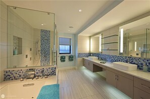 Executive House, 4 Bedrooms | Bathroom - Pure Luxury Smarthome (Treasure Island)
