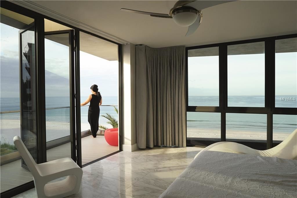 Executive House, 4 Bedrooms | Balcony