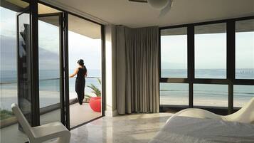 Executive House, 4 Bedrooms | Balcony