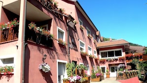 Front of property - Logis Hotel Au Floridor (Thann)